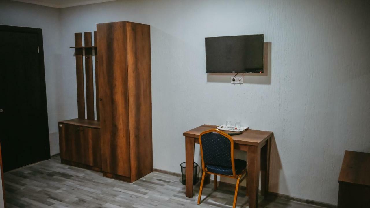 Отель Olia Кутаиси Экстерьер фото